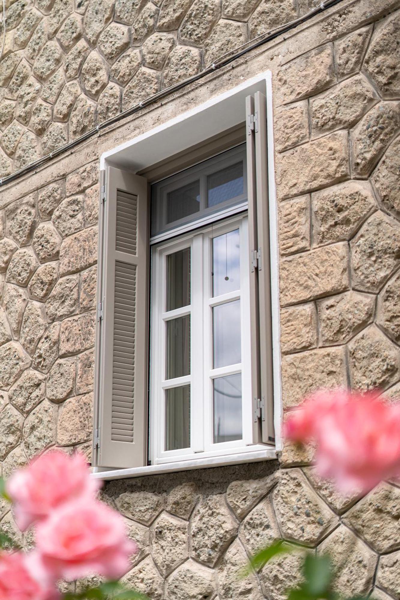 The Rock Guesthouse Калампака Екстериор снимка